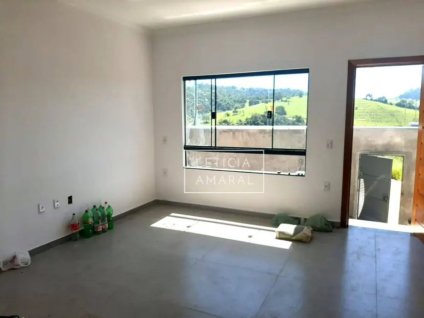Foto 1 de Casa com 3 quartos à venda, 300m2 em Pousada do Sol, Pouso Alegre - MG
