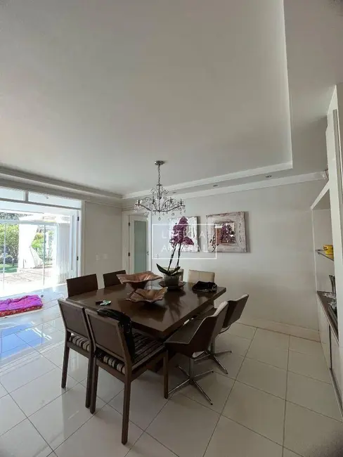 Foto 2 de Casa com 4 quartos à venda, 1180m2 em Pouso Alegre - MG