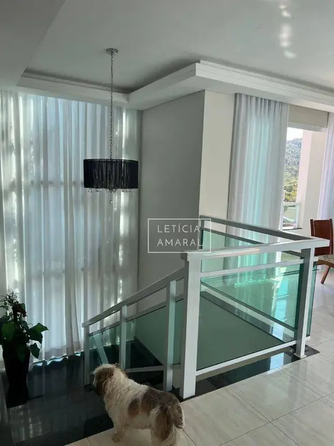 Casa com 4 quartos à venda, 459m2 em Colinas de Santa Bárbara, Pouso Alegre - MG - imagem 4 Foto 4 de Casa com 4 quartos à venda, 459m2 em Colinas de Santa Bárbara, Pouso Alegre - MG