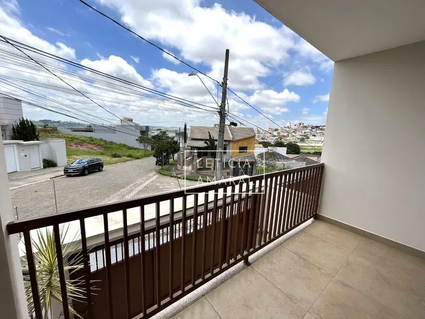 Foto 5 de Casa com 4 quartos à venda, 349m2 em Pousada dos Campos III, Pouso Alegre - MG