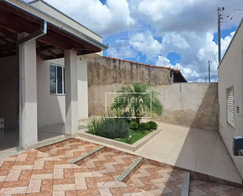 Foto 2 de Casa com 3 quartos à venda, 300m2 em Colinas de Santa Bárbara, Pouso Alegre - MG
