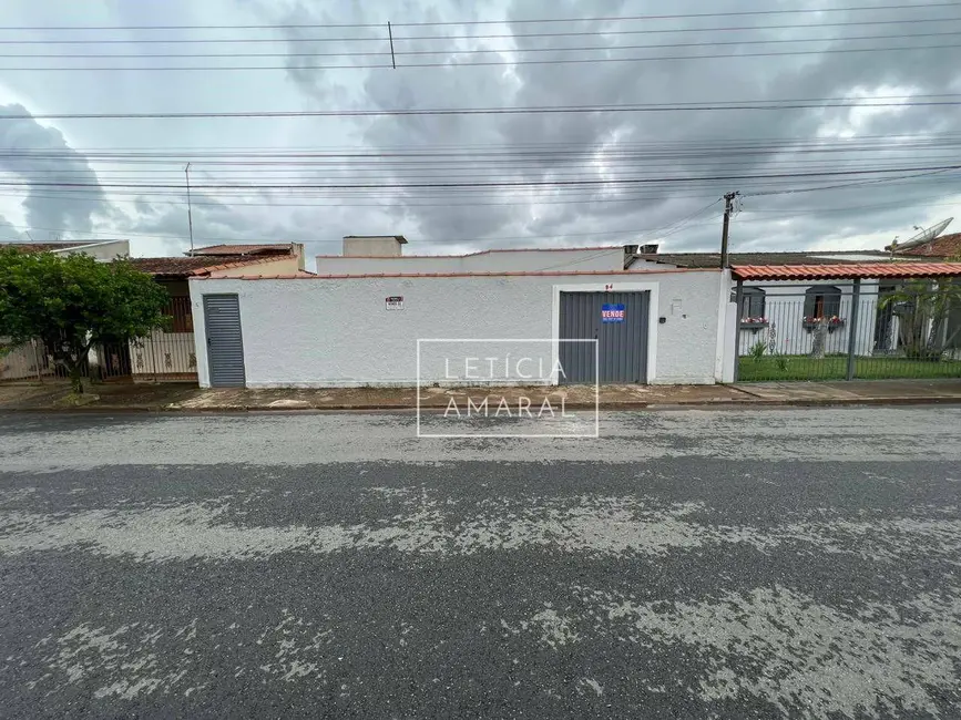 Foto 1 de Casa com 3 quartos à venda, 240m2 em Pouso Alegre - MG