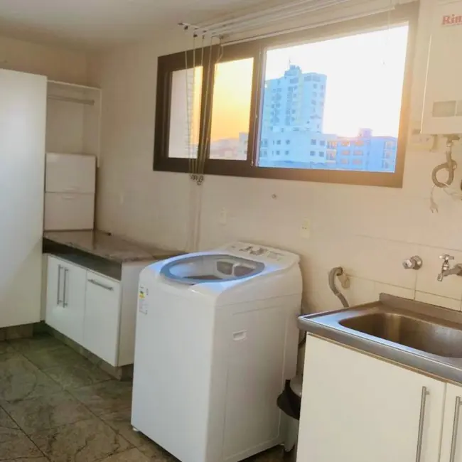 Apartamento com 4 quartos à venda, 200m2 em Centro, Pouso Alegre - MG - imagem 7 Foto 7 de Apartamento com 4 quartos à venda, 200m2 em Centro, Pouso Alegre - MG