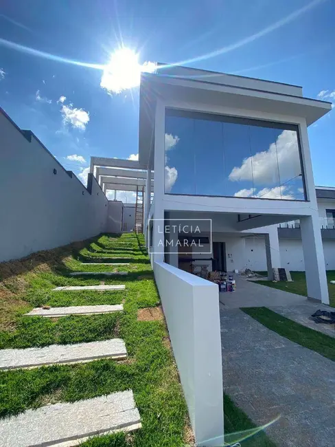 Foto 2 de Casa com 3 quartos à venda, 411m2 em Pouso Alegre - MG