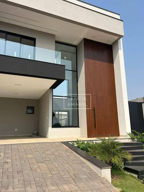 Foto 1 de Casa de Condomínio com 3 quartos à venda, 300m2 em Pouso Alegre - MG