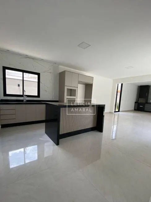 Casa de Condomínio com 3 quartos à venda, 300m2 em Pouso Alegre - MG - imagem 8 Foto 8 de Casa de Condomínio com 3 quartos à venda, 300m2 em Pouso Alegre - MG