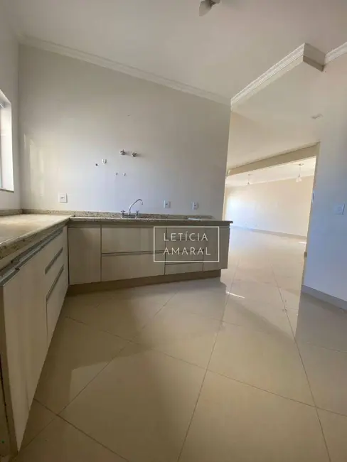 Apartamento com 4 quartos à venda, 220m2 em João Paulo II, Pouso Alegre - MG - imagem 7 Foto 7 de Apartamento com 4 quartos à venda, 220m2 em João Paulo II, Pouso Alegre - MG