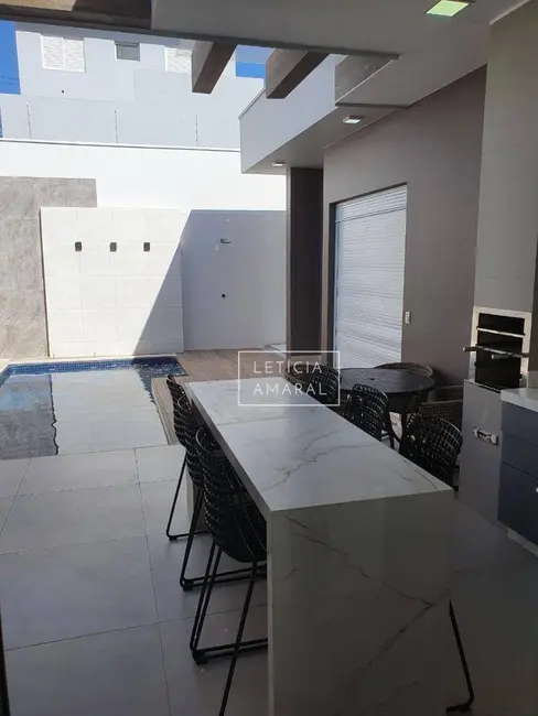 Casa com 3 quartos à venda, 300m2 em Centro, Pouso Alegre - MG - imagem 4 Foto 4 de Casa com 3 quartos à venda, 300m2 em Centro, Pouso Alegre - MG