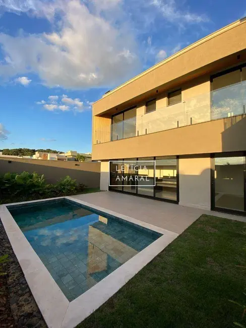 Foto 1 de Casa de Condomínio com 4 quartos à venda, 300m2 em Pouso Alegre - MG