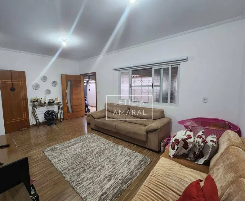 Foto 5 de Casa com 3 quartos à venda, 300m2 em São Carlos, Pouso Alegre - MG