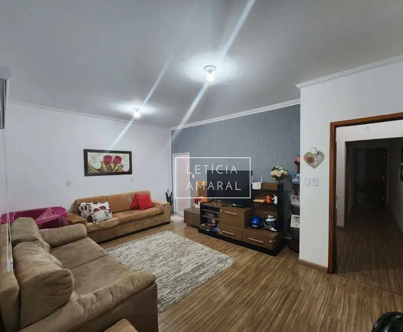 Foto 4 de Casa com 3 quartos à venda, 300m2 em São Carlos, Pouso Alegre - MG