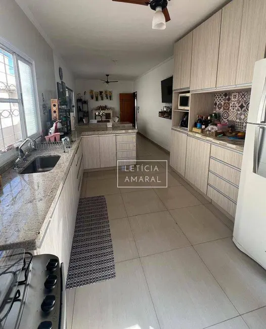 Foto 7 de Casa com 3 quartos à venda, 300m2 em São Carlos, Pouso Alegre - MG