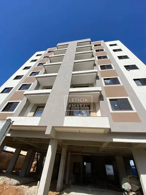 Foto 2 de Apartamento com 3 quartos à venda, 92m2 em São Carlos, Pouso Alegre - MG