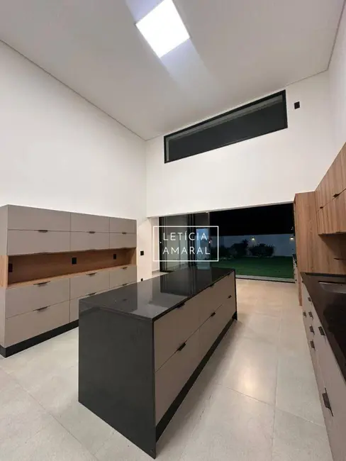 Foto 3 de Casa com 3 quartos à venda, 408m2 em Residencial Astúrias, Pouso Alegre - MG