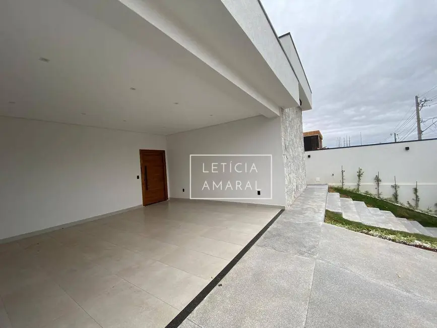 Foto 2 de Casa com 3 quartos à venda, 408m2 em Residencial Astúrias, Pouso Alegre - MG