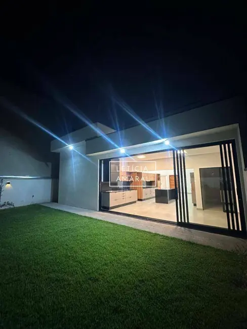 Foto 1 de Casa com 3 quartos à venda, 408m2 em Residencial Astúrias, Pouso Alegre - MG