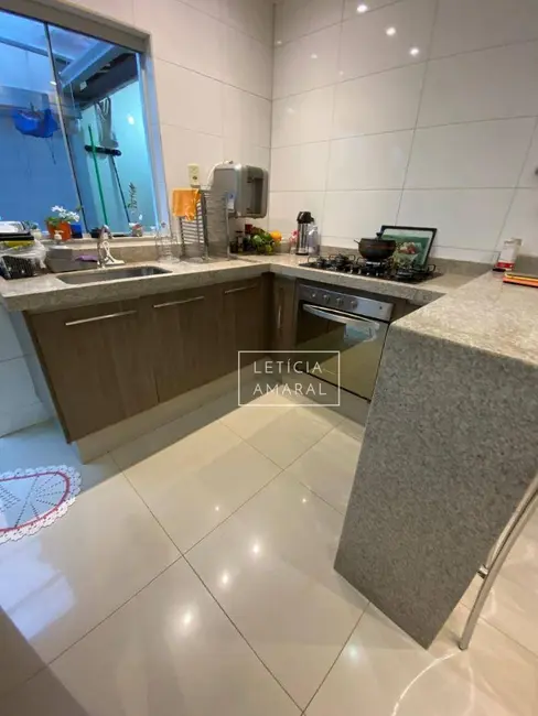 Foto 9 de Casa com 2 quartos à venda, 140m2 em Jardim Paraíso, Pouso Alegre - MG