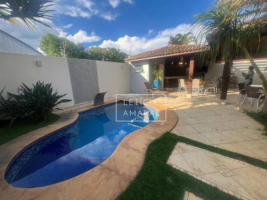 Foto 3 de Casa com 4 quartos à venda, 450m2 em Fátima I, Pouso Alegre - MG