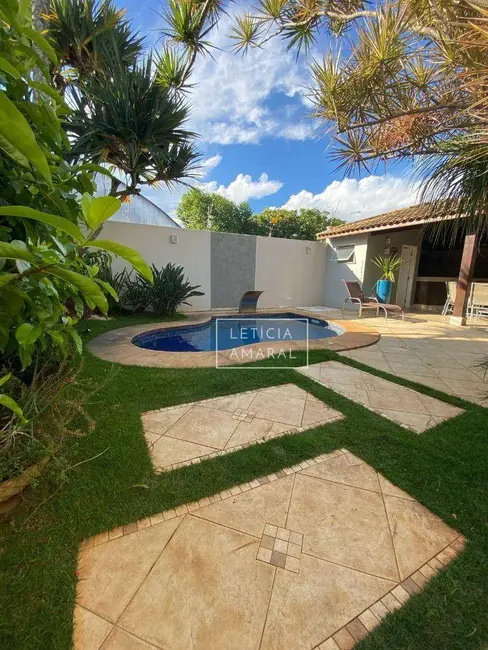 Foto 2 de Casa com 4 quartos à venda, 450m2 em Fátima I, Pouso Alegre - MG