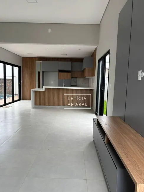 Casa de Condomínio com 3 quartos à venda, 300m2 em Pouso Alegre - MG - imagem 1 Foto 1 de Casa de Condomínio com 3 quartos à venda, 300m2 em Pouso Alegre - MG