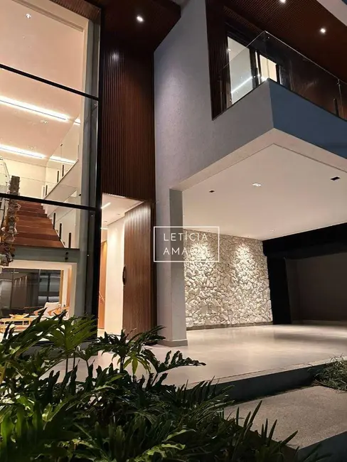 Foto 1 de Casa de Condomínio com 3 quartos à venda, 300m2 em Pouso Alegre - MG