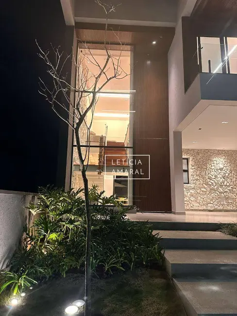 Foto 2 de Casa de Condomínio com 3 quartos à venda, 300m2 em Pouso Alegre - MG