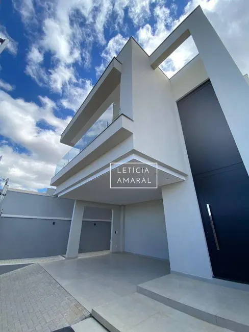 Foto 3 de Casa com 4 quartos à venda, 360m2 em Pousada dos Campos II, Pouso Alegre - MG