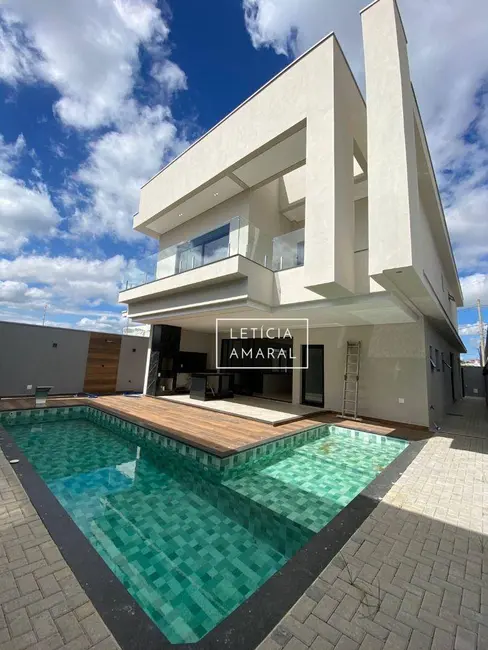 Foto 1 de Casa com 4 quartos à venda, 360m2 em São Joaquim, Pouso Alegre - MG