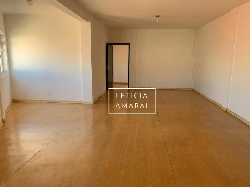 Apartamento com 3 quartos à venda, 120m2 em Centro, Pouso Alegre - MG - imagem 5 Foto 5 de Apartamento com 3 quartos à venda, 120m2 em Centro, Pouso Alegre - MG