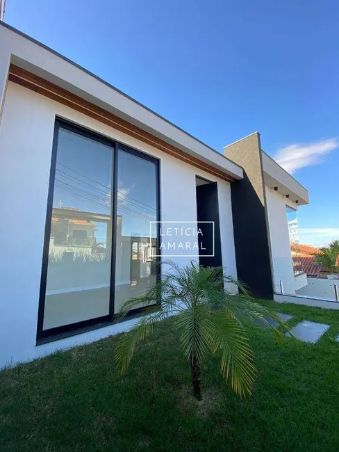 Foto 1 de Casa com 3 quartos à venda, 400m2 em Pouso Alegre - MG