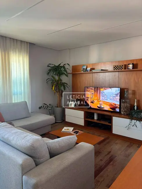 Apartamento com 3 quartos à venda, 115m2 em Centro, Pouso Alegre - MG - imagem 6 Foto 6 de Apartamento com 3 quartos à venda, 115m2 em Centro, Pouso Alegre - MG