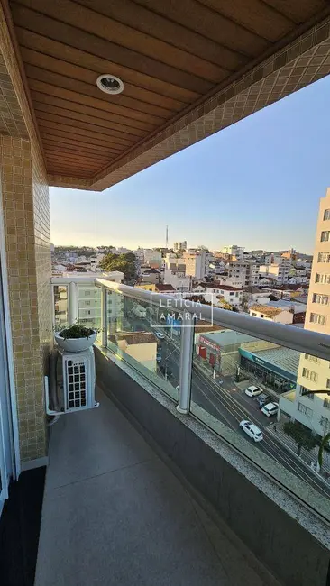 Foto 2 de Apartamento com 3 quartos à venda, 115m2 em Centro, Pouso Alegre - MG