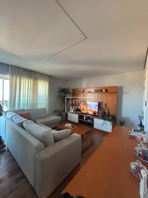 Apartamento com 3 quartos à venda, 115m2 em Centro, Pouso Alegre - MG - imagem 5 Foto 5 de Apartamento com 3 quartos à venda, 115m2 em Centro, Pouso Alegre - MG