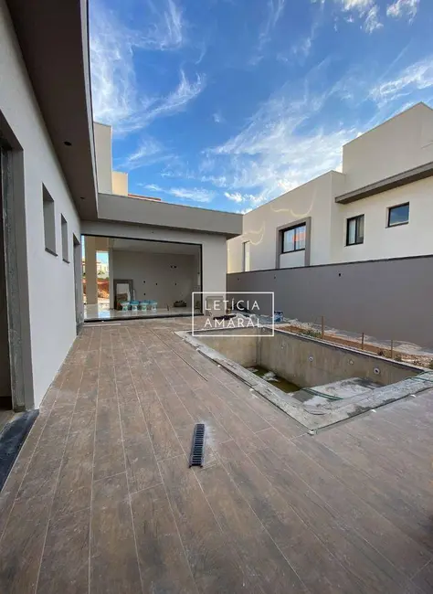 Casa de Condomínio com 3 quartos à venda, 300m2 em Pouso Alegre - MG - imagem 4 Foto 4 de Casa de Condomínio com 3 quartos à venda, 300m2 em Pouso Alegre - MG