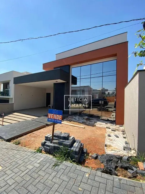 Casa de Condomínio com 3 quartos à venda, 300m2 em Pouso Alegre - MG - imagem 1 Foto 1 de Casa de Condomínio com 3 quartos à venda, 300m2 em Pouso Alegre - MG