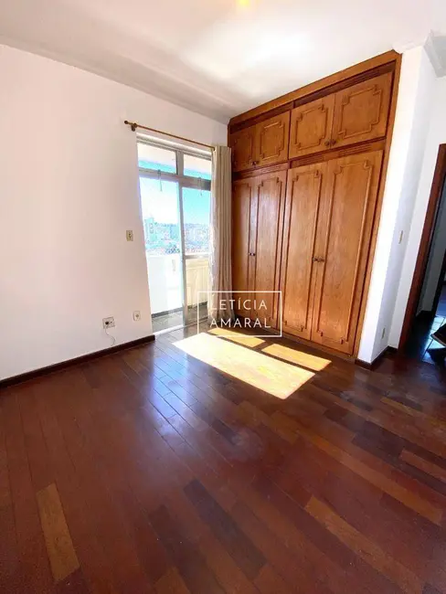 Apartamento com 3 quartos à venda, 207m2 em Centro, Pouso Alegre - MG - imagem 6 Foto 6 de Apartamento com 3 quartos à venda, 207m2 em Centro, Pouso Alegre - MG
