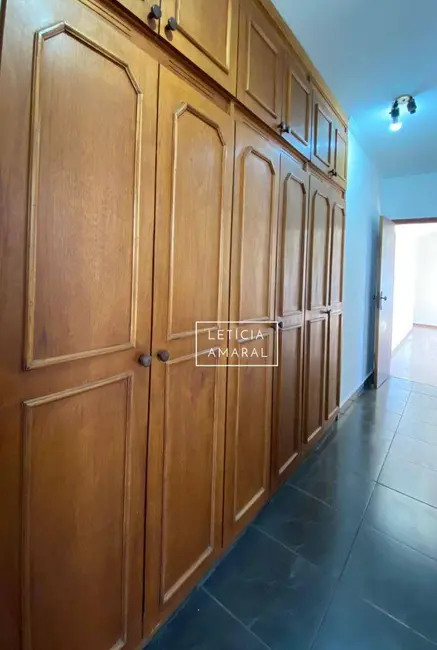 Apartamento com 3 quartos à venda, 207m2 em Centro, Pouso Alegre - MG - imagem 4 Foto 4 de Apartamento com 3 quartos à venda, 207m2 em Centro, Pouso Alegre - MG