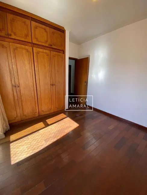 Apartamento com 3 quartos à venda, 207m2 em Centro, Pouso Alegre - MG - imagem 5 Foto 5 de Apartamento com 3 quartos à venda, 207m2 em Centro, Pouso Alegre - MG
