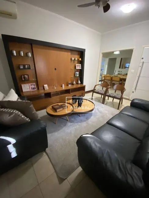 Casa com 3 quartos à venda, 450m2 em Pouso Alegre - MG - imagem 4 Foto 4 de Casa com 3 quartos à venda, 450m2 em Pouso Alegre - MG