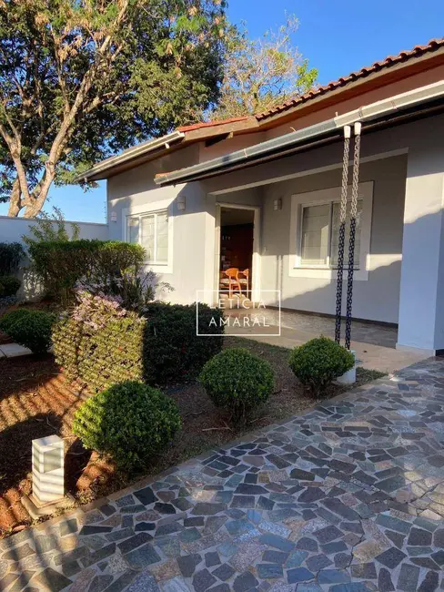 Casa com 3 quartos à venda, 450m2 em Pouso Alegre - MG - imagem 2 Foto 2 de Casa com 3 quartos à venda, 450m2 em Pouso Alegre - MG