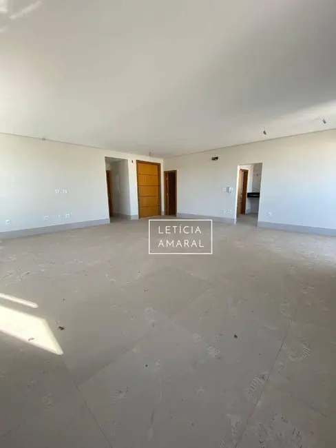Foto 4 de Apartamento com 4 quartos à venda, 211m2 em Nova Pouso Alegre, Pouso Alegre - MG
