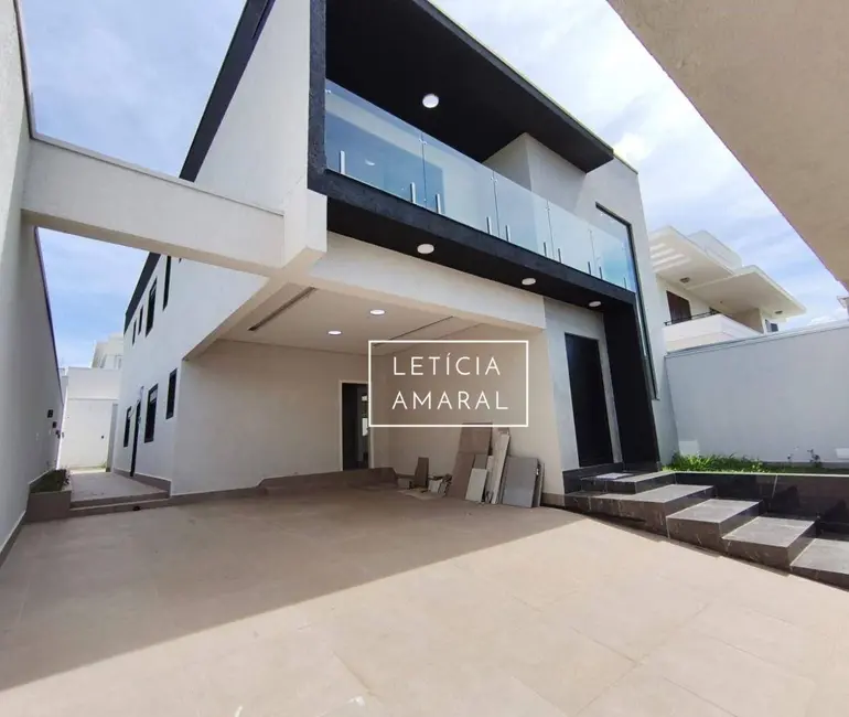 Foto 1 de Casa com 4 quartos à venda, 408m2 em Pouso Alegre - MG