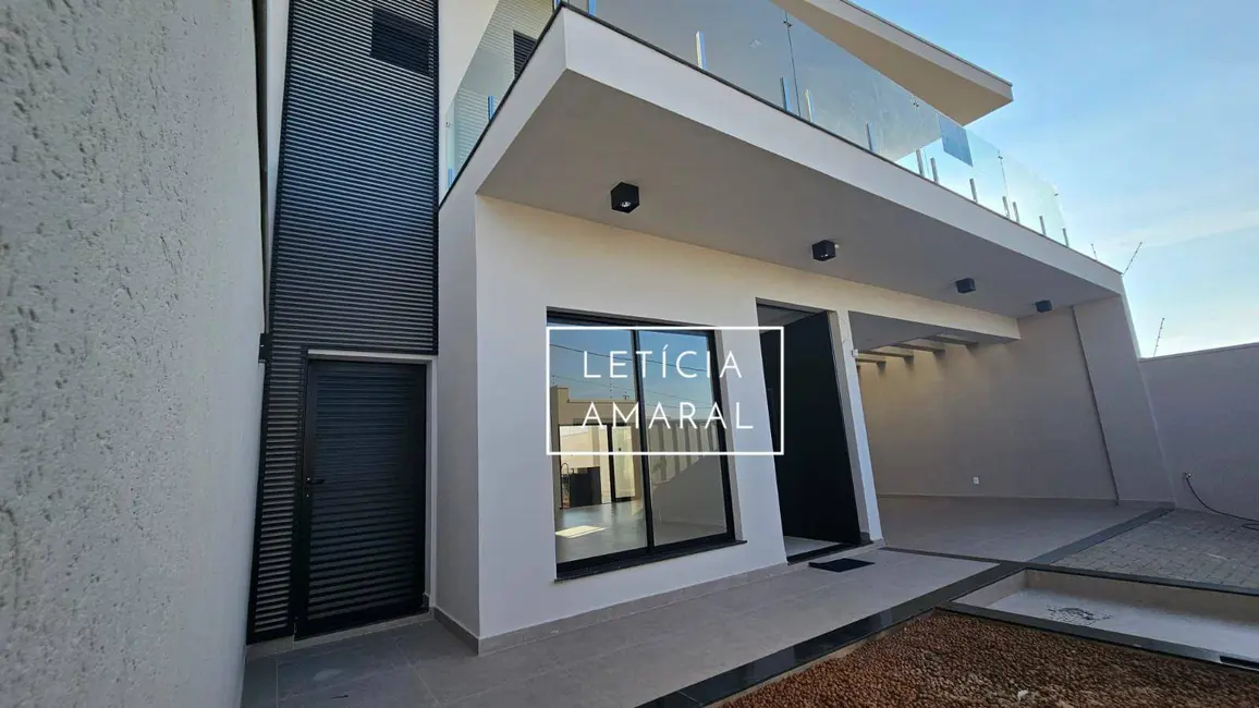 Foto 2 de Casa com 4 quartos à venda, 360m2 em Residencial Astúrias, Pouso Alegre - MG