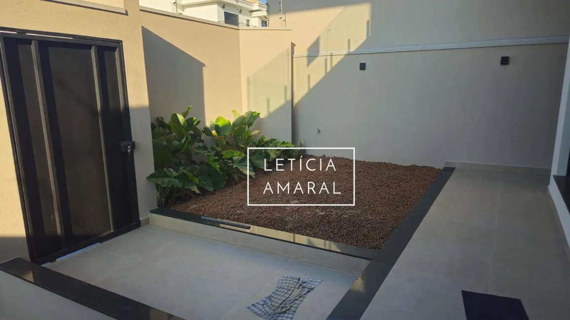 Foto 3 de Casa com 4 quartos à venda, 360m2 em Residencial Astúrias, Pouso Alegre - MG