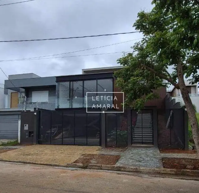 Foto 3 de Casa com 3 quartos à venda, 387m2 em Residencial Astúrias, Pouso Alegre - MG