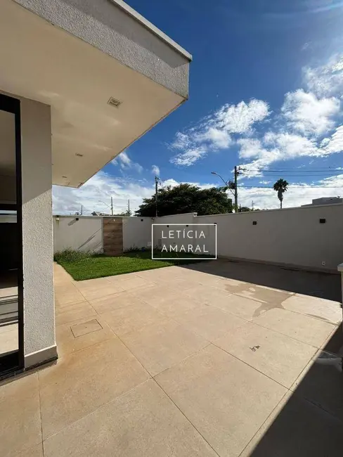 Foto 2 de Casa com 4 quartos à venda, 418m2 em Residencial Astúrias, Pouso Alegre - MG