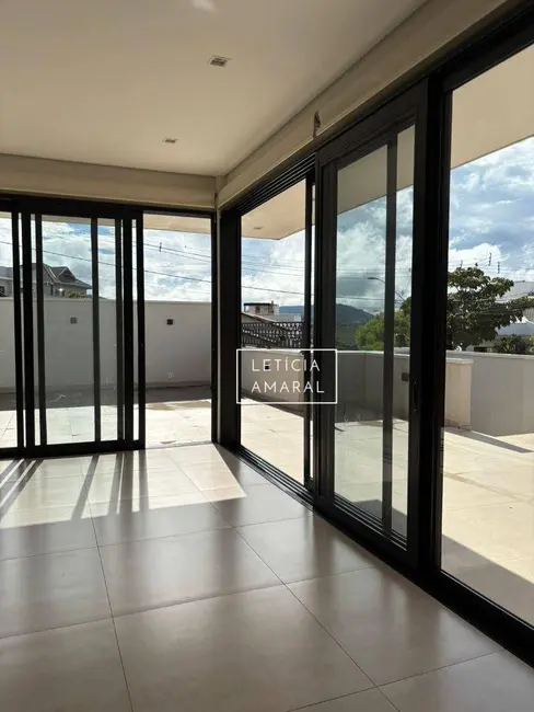 Foto 3 de Casa com 4 quartos à venda, 418m2 em Residencial Astúrias, Pouso Alegre - MG