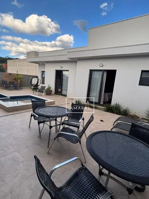 Foto 3 de Casa com 4 quartos à venda, 600m2 em Pouso Alegre - MG