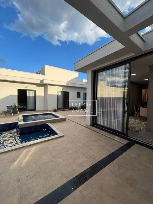 Foto 1 de Casa com 4 quartos à venda, 600m2 em Pouso Alegre - MG