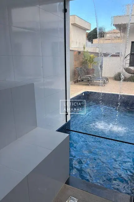 Foto 5 de Casa com 4 quartos à venda, 600m2 em Pouso Alegre - MG